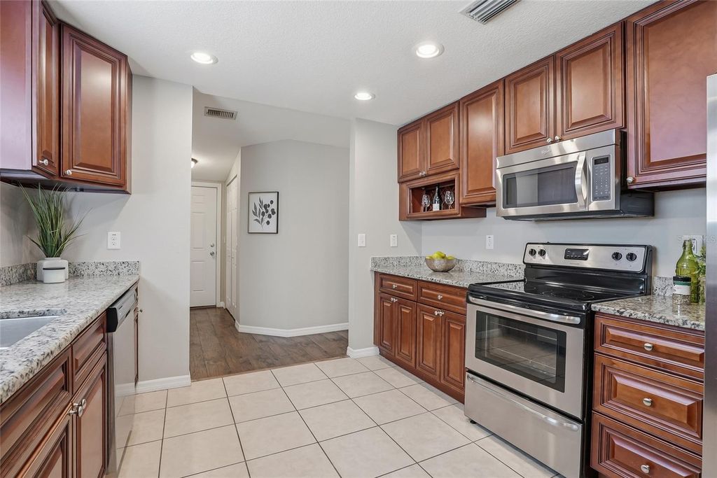 Image 15 of property listing at 2501 W GRAY STREET, Tampa, FL 33609