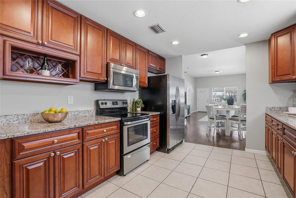 Image 16 of property listing at 2501 W GRAY STREET, Tampa, FL 33609