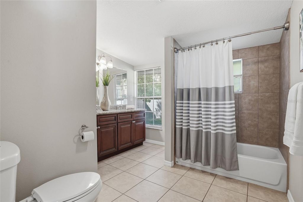 Image 24 of property listing at 2501 W GRAY STREET, Tampa, FL 33609