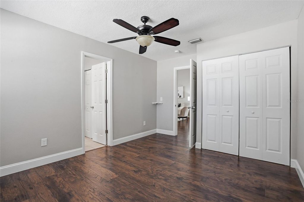 Image 28 of property listing at 2501 W GRAY STREET, Tampa, FL 33609