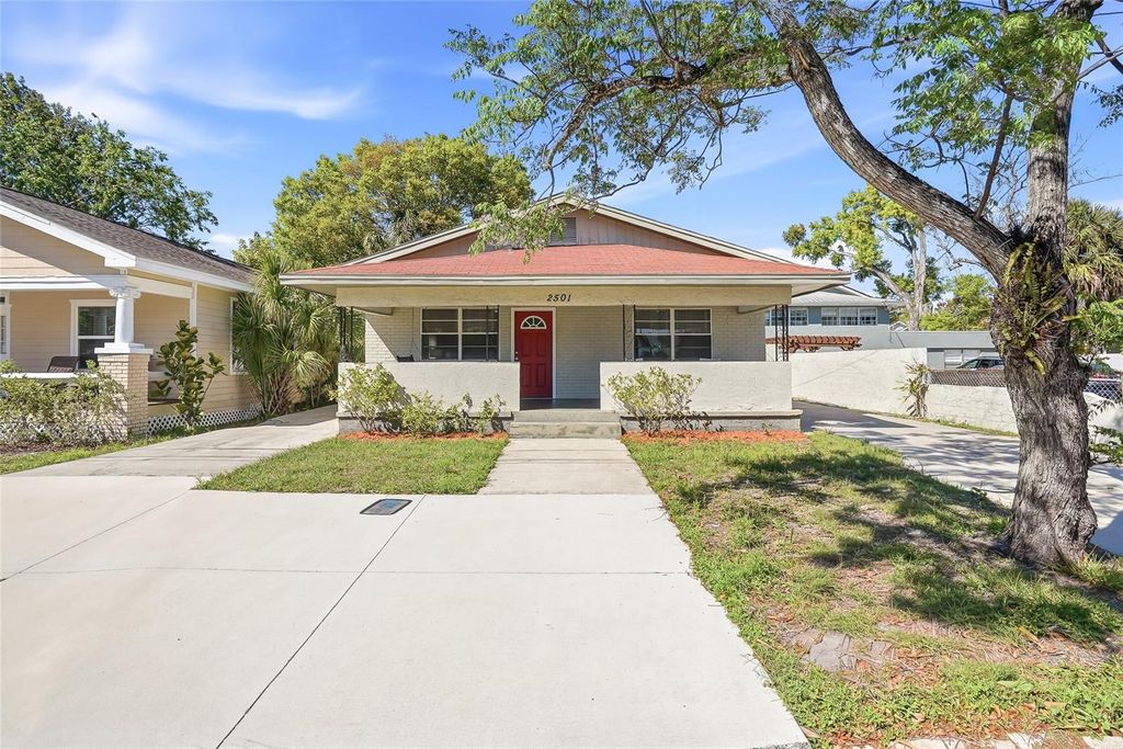Image 4 of property listing at 2501 W GRAY STREET, Tampa, FL 33609