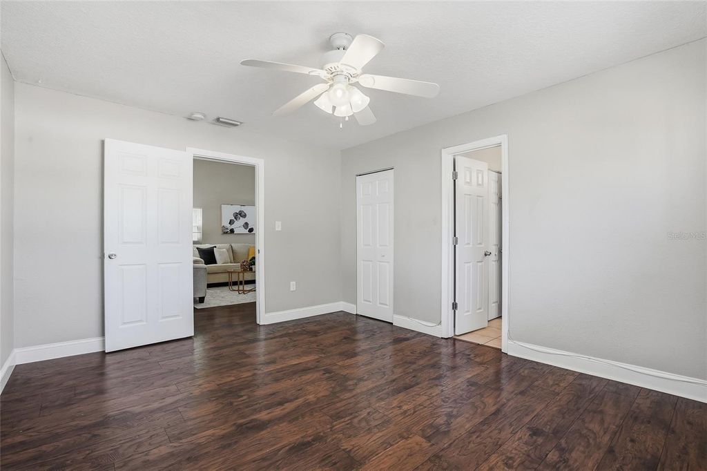 Image 33 of property listing at 2501 W GRAY STREET, Tampa, FL 33609