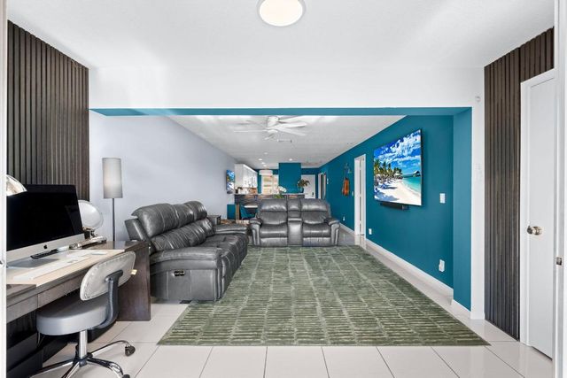 1540 NW 18th Avenue 203, Delray Beach, FL 33445