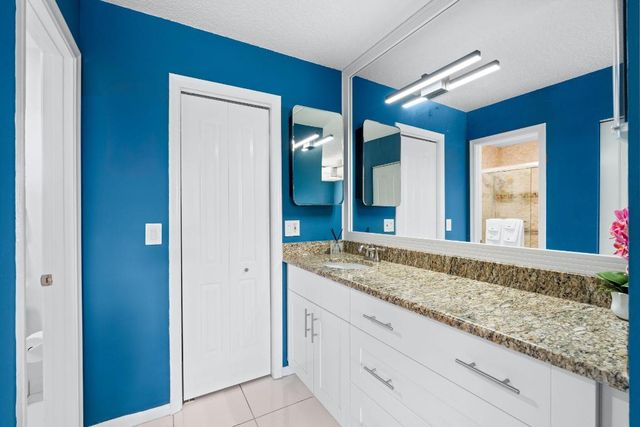 1540 NW 18th Avenue 203, Delray Beach, FL 33445