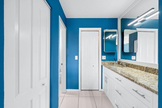 1540 NW 18th Avenue 203, Delray Beach, FL 33445