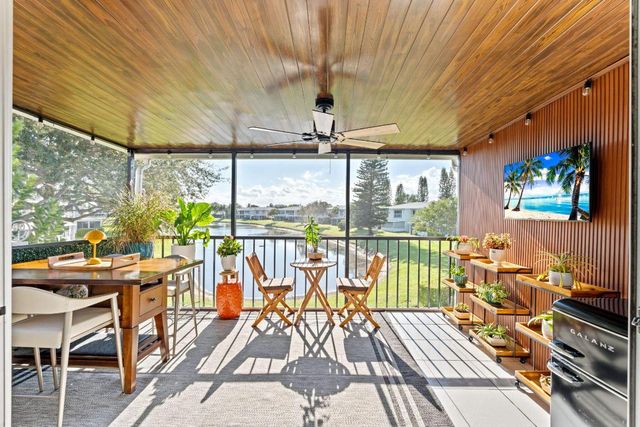 1540 NW 18th Avenue 203, Delray Beach, FL 33445