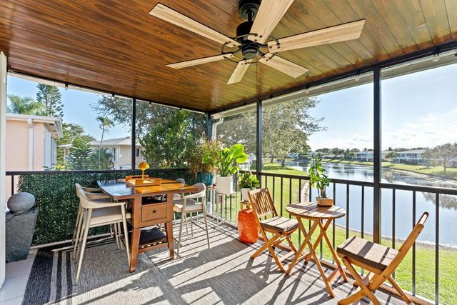 1540 NW 18th Avenue 203, Delray Beach, FL 33445