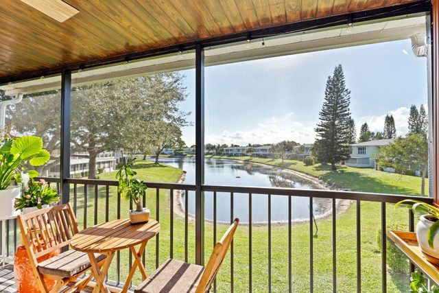 1540 NW 18th Avenue 203, Delray Beach, FL 33445