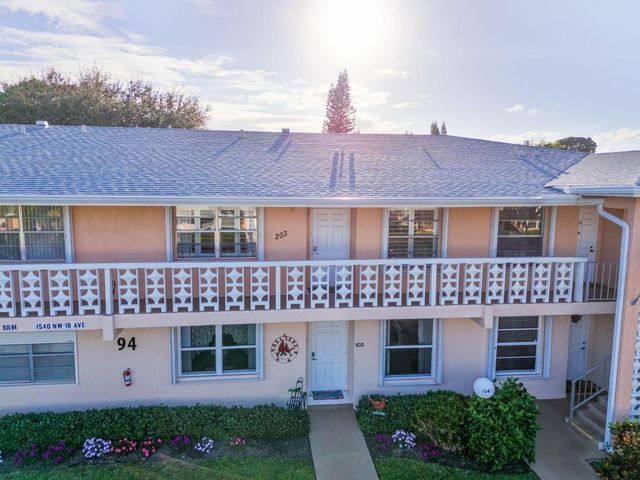 1540 NW 18th Avenue 203, Delray Beach, FL 33445