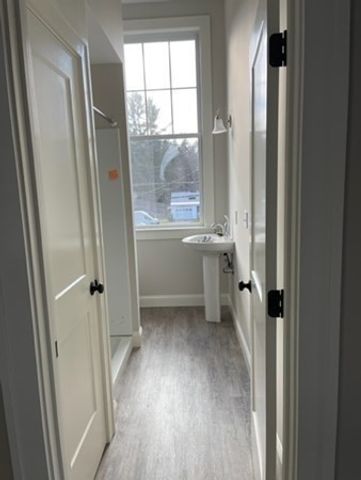 33 West Main Street C, Groton, MA 01450