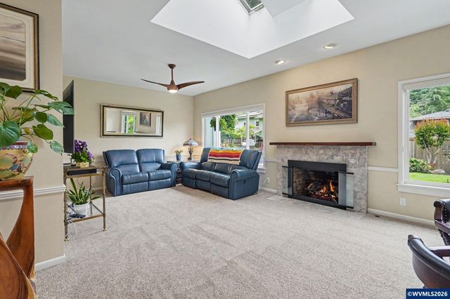 587 Snow White Wy SE, Salem, OR 97302