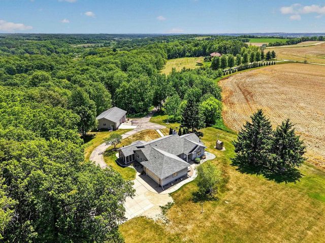 8766 Colby Road, Mount Horeb, WI 53572