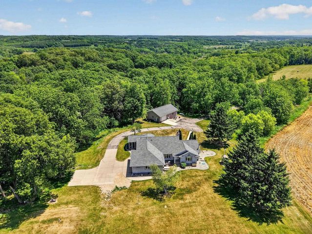 8766 Colby Road, Mount Horeb, WI 53572