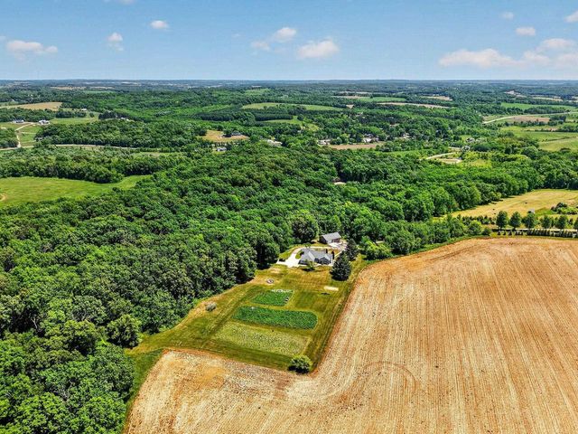 8766 Colby Road, Mount Horeb, WI 53572