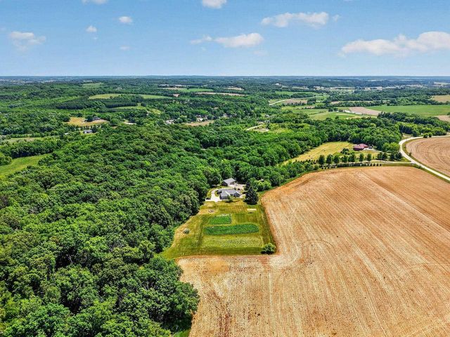 8766 Colby Road, Mount Horeb, WI 53572