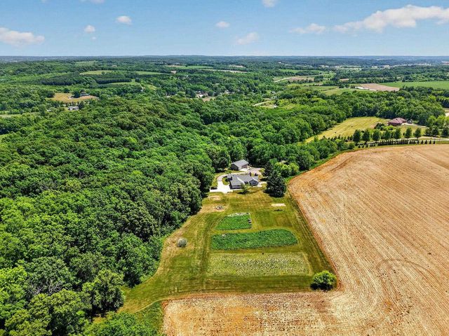 8766 Colby Road, Mount Horeb, WI 53572