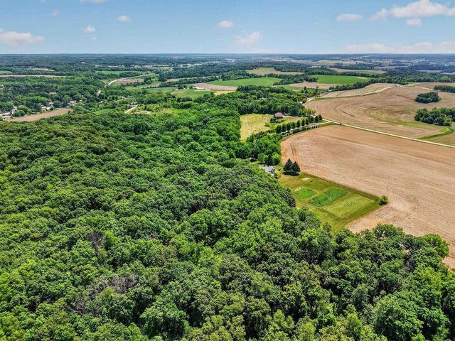 8766 Colby Road, Mount Horeb, WI 53572