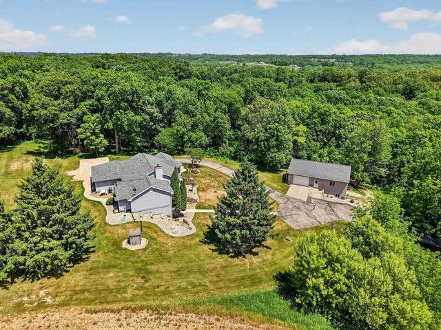 8766 Colby Road, Mount Horeb, WI 53572