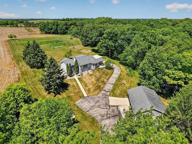 8766 Colby Road, Mount Horeb, WI 53572