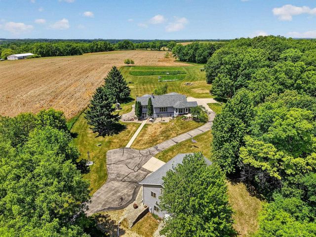 8766 Colby Road, Mount Horeb, WI 53572