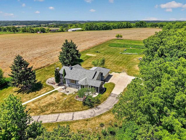8766 Colby Road, Mount Horeb, WI 53572