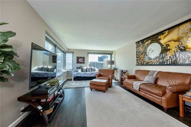 320 Fort Duquesne Blvd 19L, Downtown Pgh, PA 15222