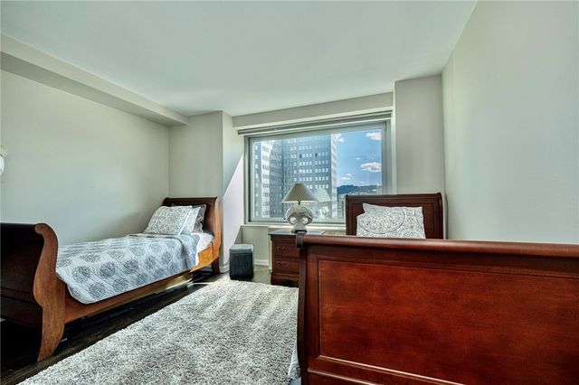 320 Fort Duquesne Blvd 19L, Downtown Pgh, PA 15222