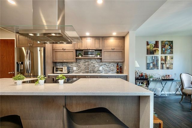 320 Fort Duquesne Blvd 19L, Downtown Pgh, PA 15222