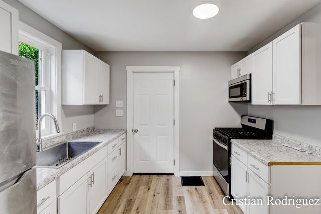 243 Fairbanks Street Ne, City Of Grand Rapids, MI 49503
