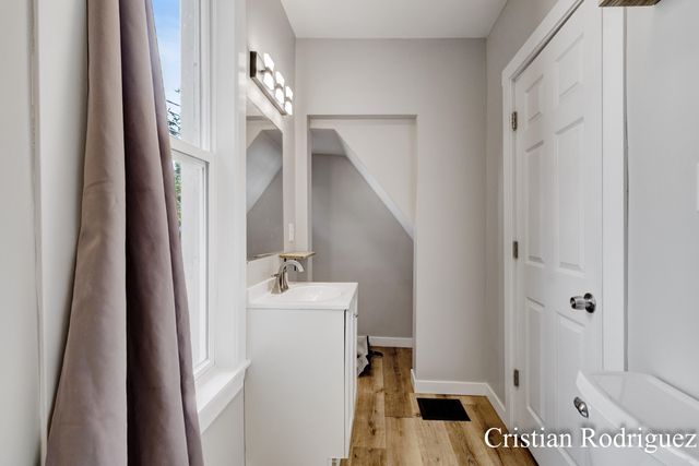 243 Fairbanks Street Ne, City Of Grand Rapids, MI 49503