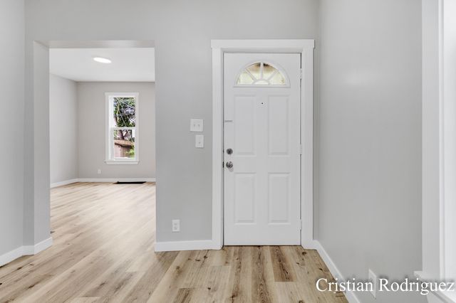 243 Fairbanks Street Ne, City Of Grand Rapids, MI 49503