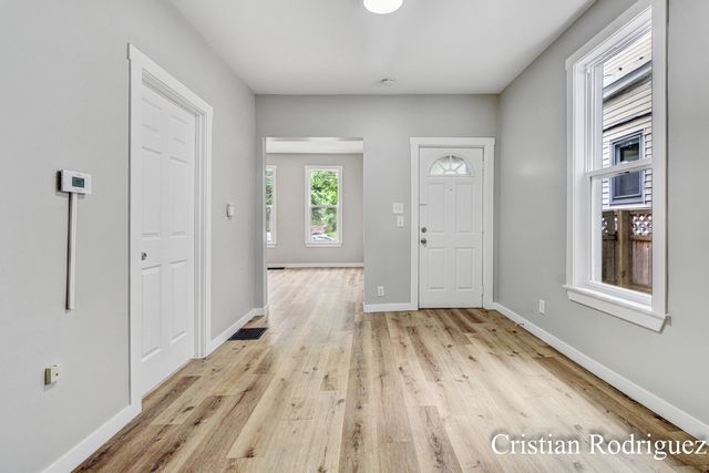 243 Fairbanks Street Ne, City Of Grand Rapids, MI 49503