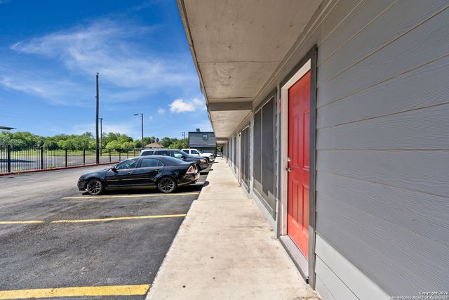 3122 Culebra Rd Apt 104, San Antonio, TX 78228