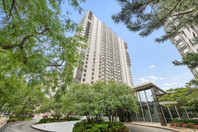 5701 N Sheridan Road 12B, Chicago, IL 60660