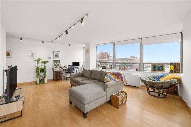 5701 N Sheridan Road 12B, Chicago, IL 60660