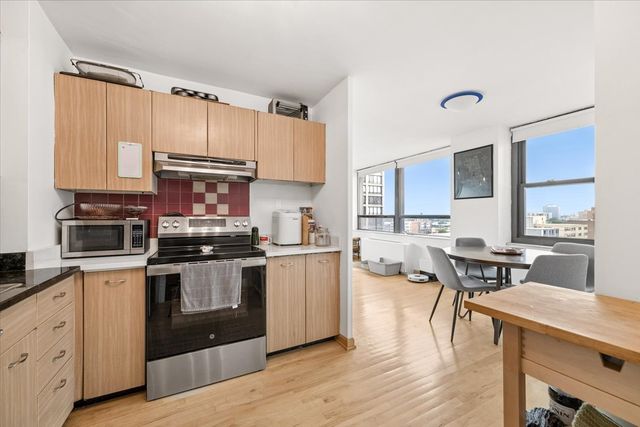 5701 N Sheridan Road 12B, Chicago, IL 60660