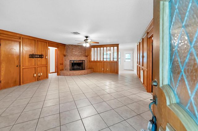 361 Forest Lane, Huntsville, TX 77340