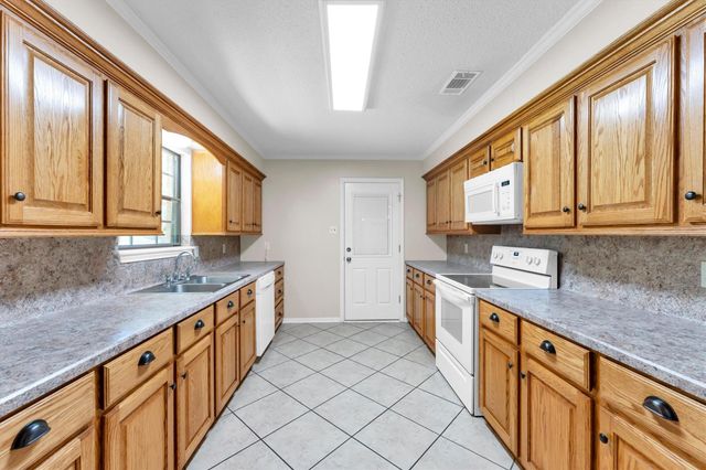 361 Forest Lane, Huntsville, TX 77340