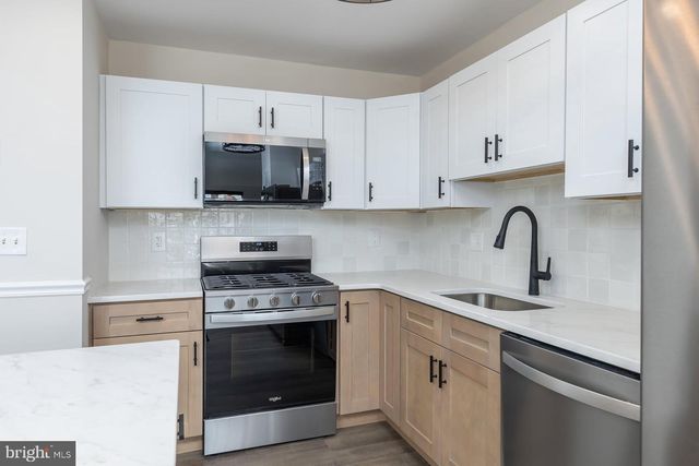 1042 BUCKINGHAM DR, West Deptford Twp, NJ 08086