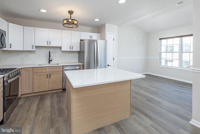 1042 BUCKINGHAM DR, West Deptford Twp, NJ 08086