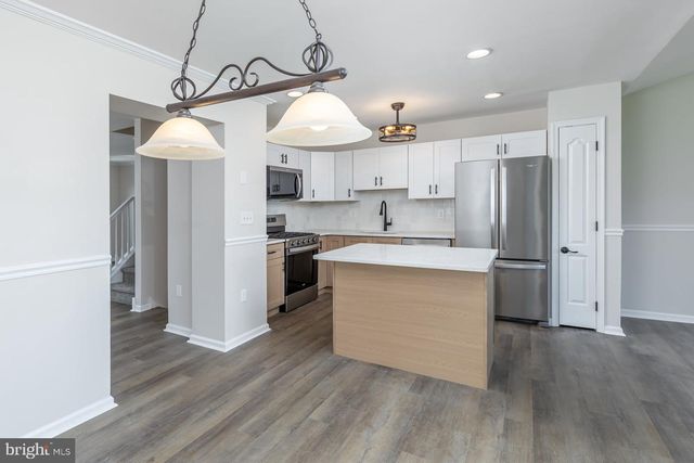 1042 BUCKINGHAM DR, West Deptford Twp, NJ 08086