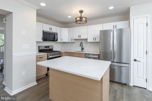 1042 BUCKINGHAM DR, West Deptford Twp, NJ 08086