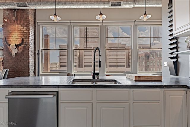 1260 4th Street W 604, Cleveland, OH 44114