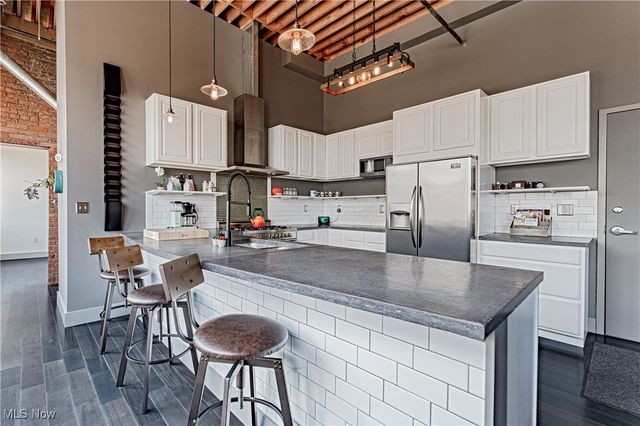 1260 4th Street W 604, Cleveland, OH 44114