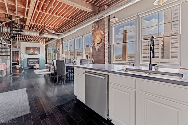 1260 4th Street W 604, Cleveland, OH 44114