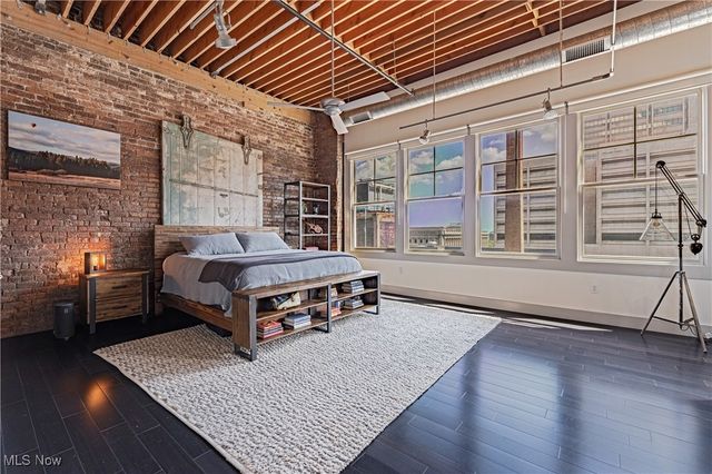 1260 4th Street W 604, Cleveland, OH 44114