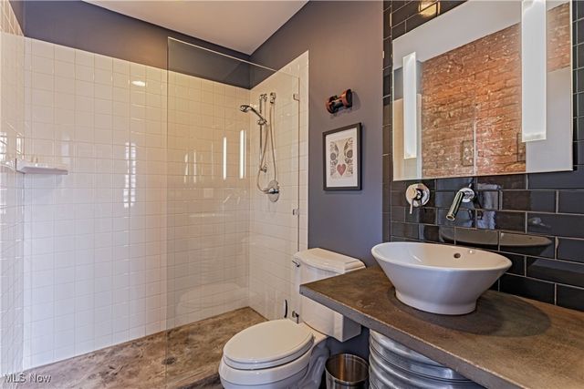 1260 4th Street W 604, Cleveland, OH 44114