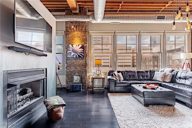 1260 4th Street W 604, Cleveland, OH 44114