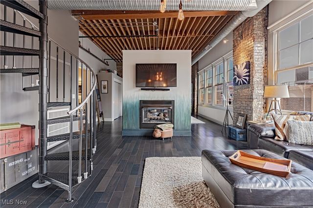 1260 4th Street W 604, Cleveland, OH 44114