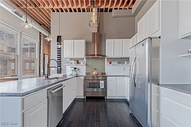 1260 4th Street W 604, Cleveland, OH 44114